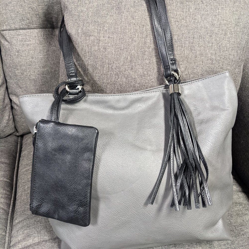 STYLE & CO Brandy PVC faux-leather tasseled women's tote bag + pouch GREY - Picture 6 of 6